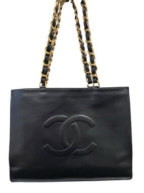 Chanel
Timeless CC Shopping Tote